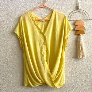 Beautiful Lush blouse size M/L. Soft yellow, gorgeous on.